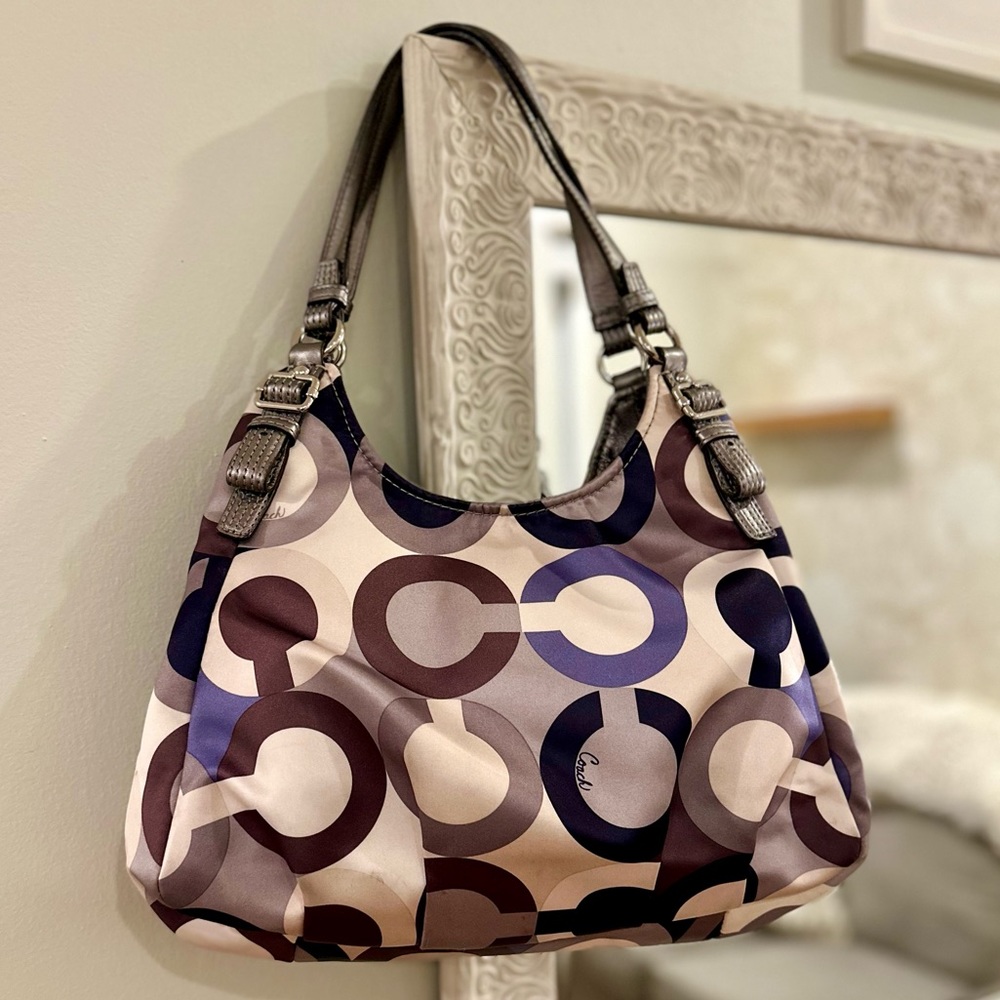 Coach Authentic Signature C’s Shimmer Leather Sho… - image 4